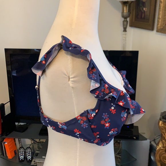 Juicy couture floral ruffle underwire bikini top and bottom - Picture 3 of 9